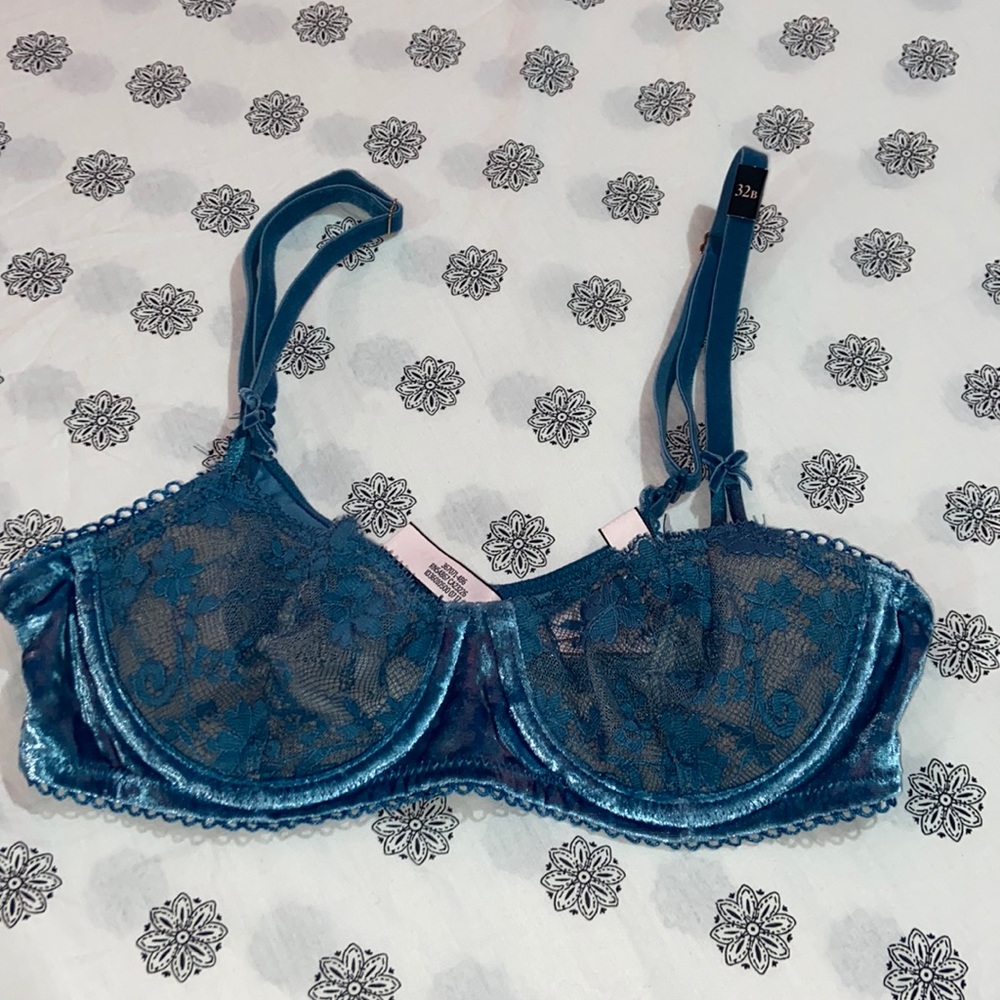 NEW!! soft material blue bra